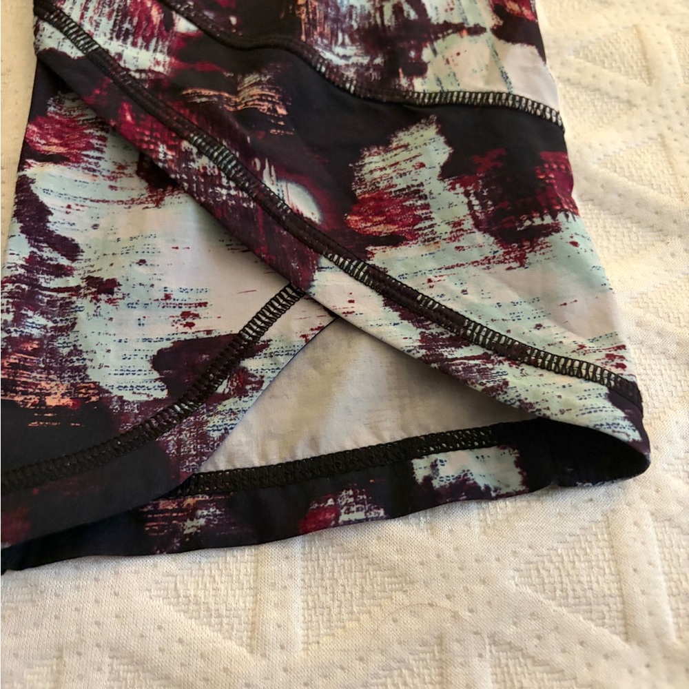Lululemon Tranquil Crop High Rise Joggers Kara Blossom Multi/Black Pants - Picture 9 of 10